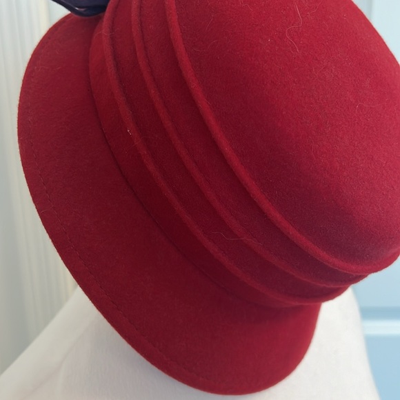 Red and purple felt hat - Picture 2 of 3